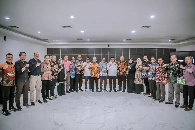 Belasan anggota DPRD Sumatera Barat melakukan  kunjungan balasan ke DPRD Banten dalam rangka  sharing informasi dan tukar pengalaman. (Humas DPRD Banten)