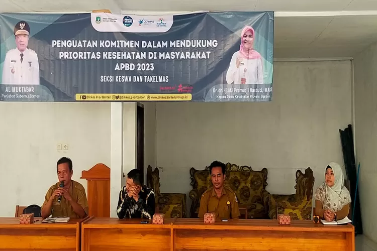 Anggota Komisi V DPRD Banten Ade Hidayat bersama Dinas Kesehatan (Dinkes) Banten melakukan sosialisasi penguatan komitmen dalam mendukung prioritas kesehatan di masyarakat. (Dokumen Dinkes Banten)