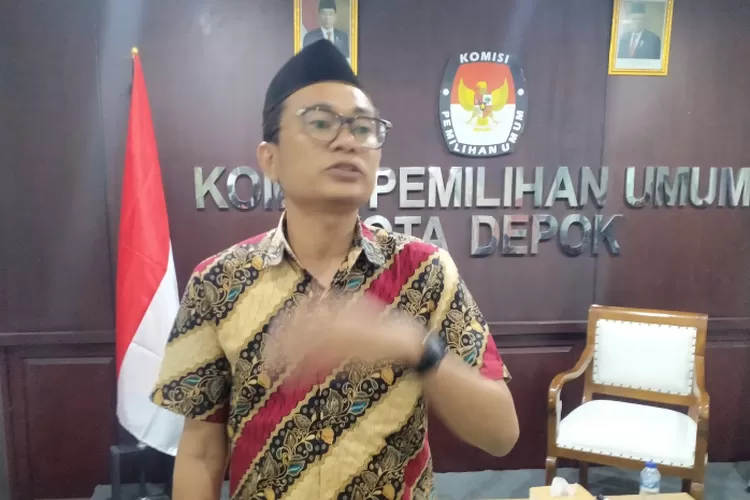 Komisioner Divisi Teknis Penyelenggaraan KPU Kota Depok, Fikri Tamau. (sugawa.id/Janter)